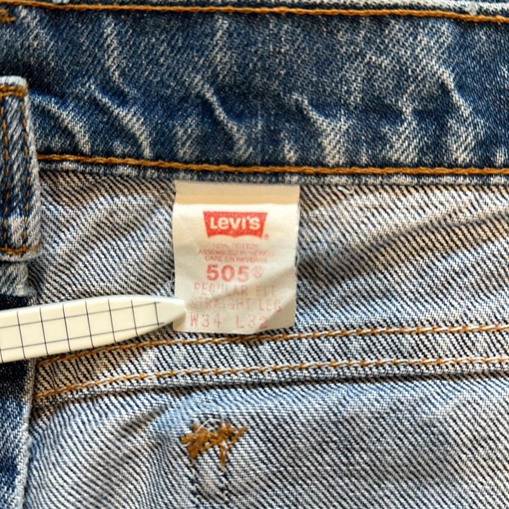 ‼️SOLD‼️ LEVI’s Vintage 505 Jeans - Picture 3 of 6